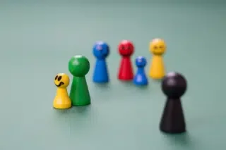 Systemische Aufstellungsarbeit Ausbildung: Definition, Überblick und Techniken
